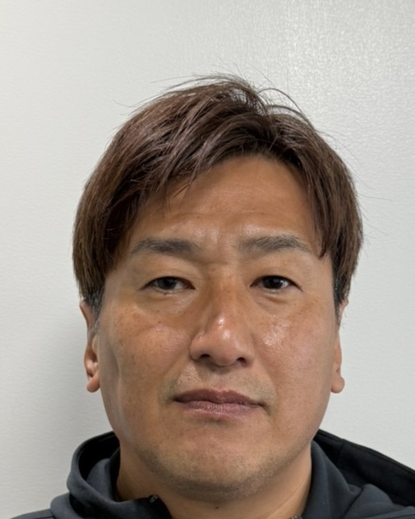 コーチの大江 基允
